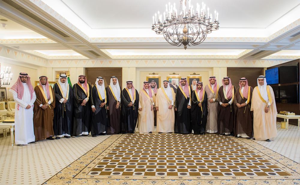 فيصل بن مشعل يستقبل مجلس إدارة غرفة عنيزة الجديدة في صحيفة الوطن
