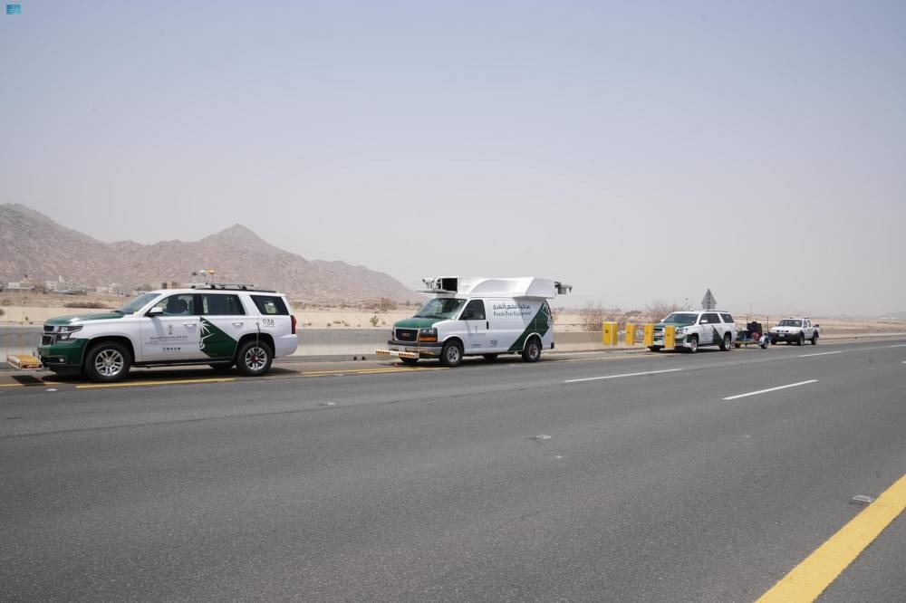 تحسين سطح الطريق لتعزيز السلامة المرورية 