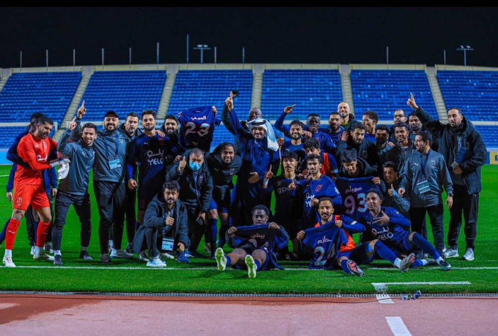 ملاعب تبتسم للضيوف وأبها يطيح بالخصوم 