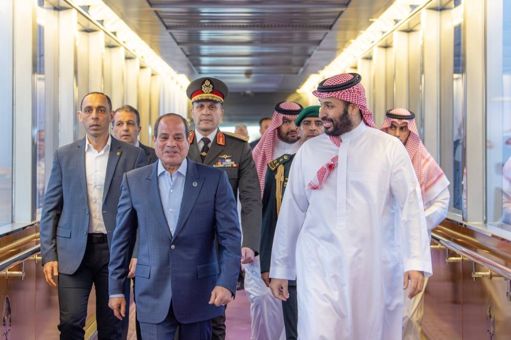 الرئيس المصري يصل إلى السعودية ضمن جولة خليجية 