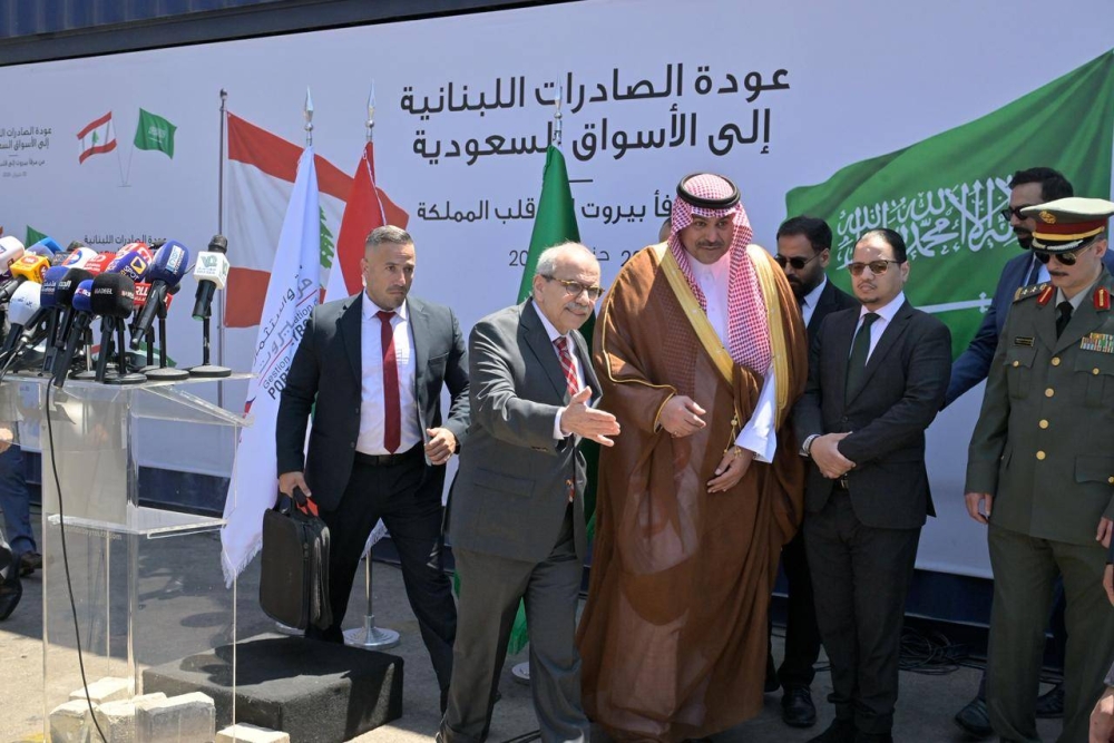 ثمرة الالتزام والإصلاح.. أولى شحنات لبنان تبحر إلى السعودية 